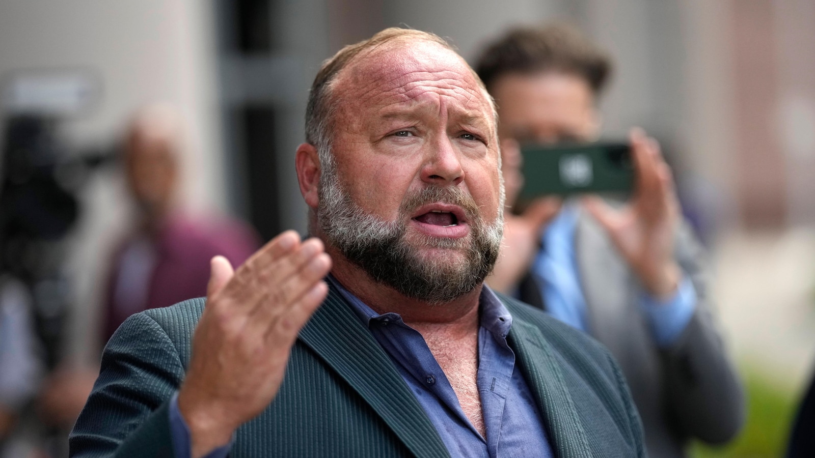 infowars-alex-jones-auction-drama