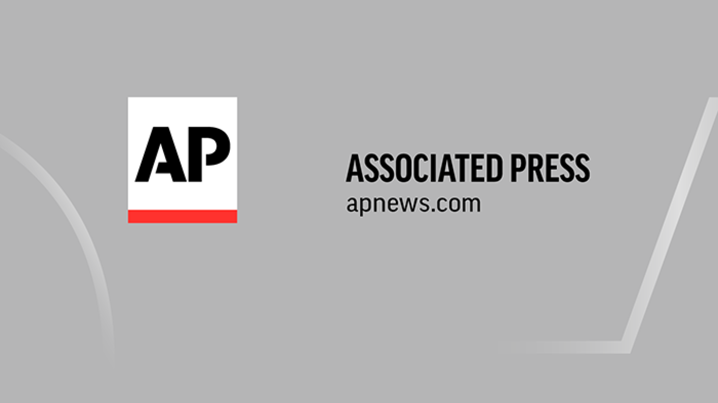 american-airlines-plane-fire-denver-airport