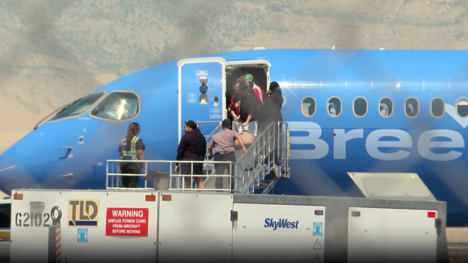 breeze-airways-flight-diversion